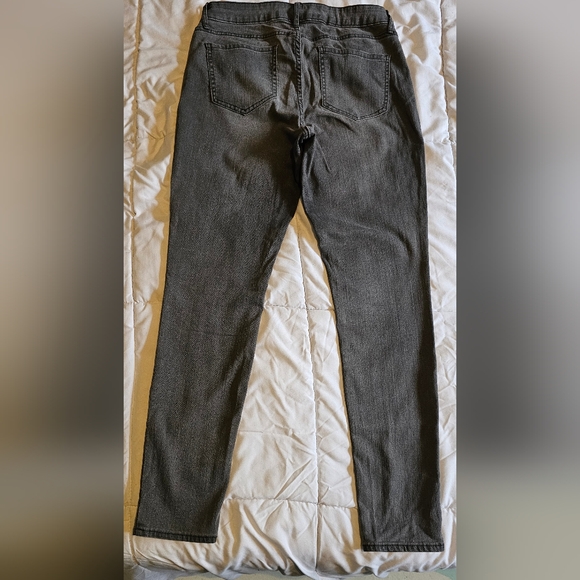 Old Navy Super Skinny Faded Black Jeans Size: 8 - Picture 2 of 3
